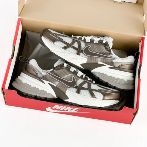 Nike V2K Run White and Bronze – Image 6