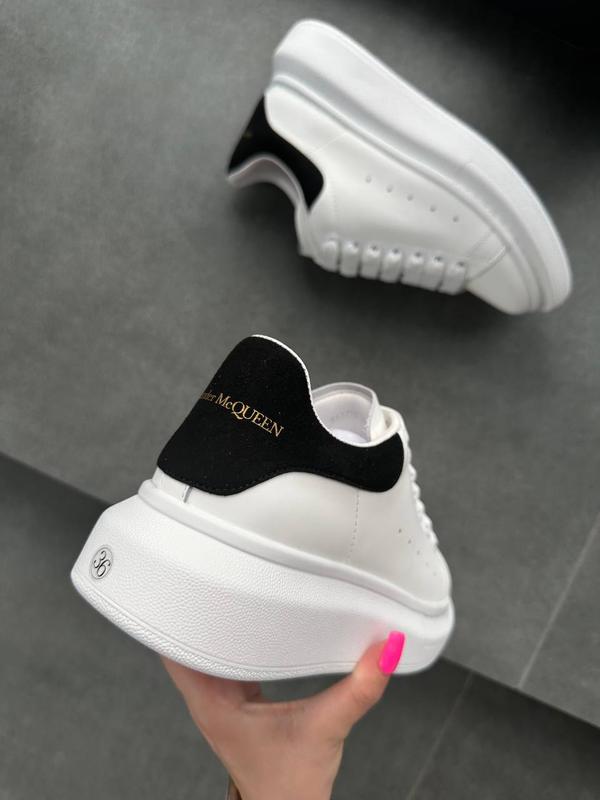 Alexander McQueen Oversized Sneakers "black and white" – Image 7