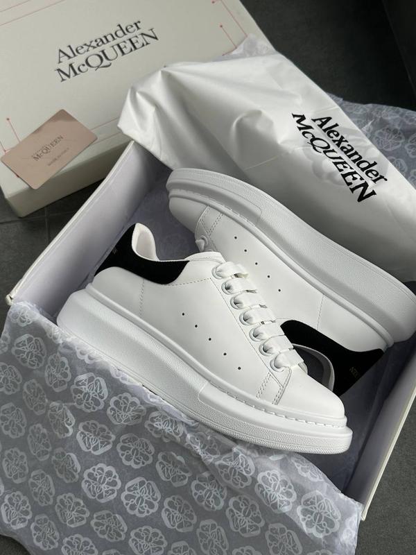 Alexander McQueen Oversized Sneakers "black and white" – Image 5