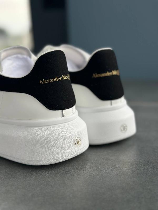 Alexander McQueen Oversized Sneakers "black and white" – Image 4