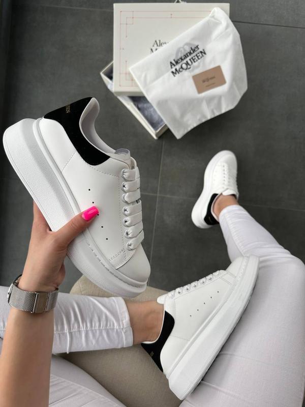 Alexander McQueen Oversized Sneakers "black and white" – Image 3