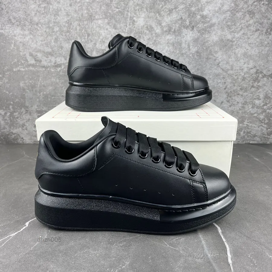 Alexander McQueen Oversized Sneakers "black"