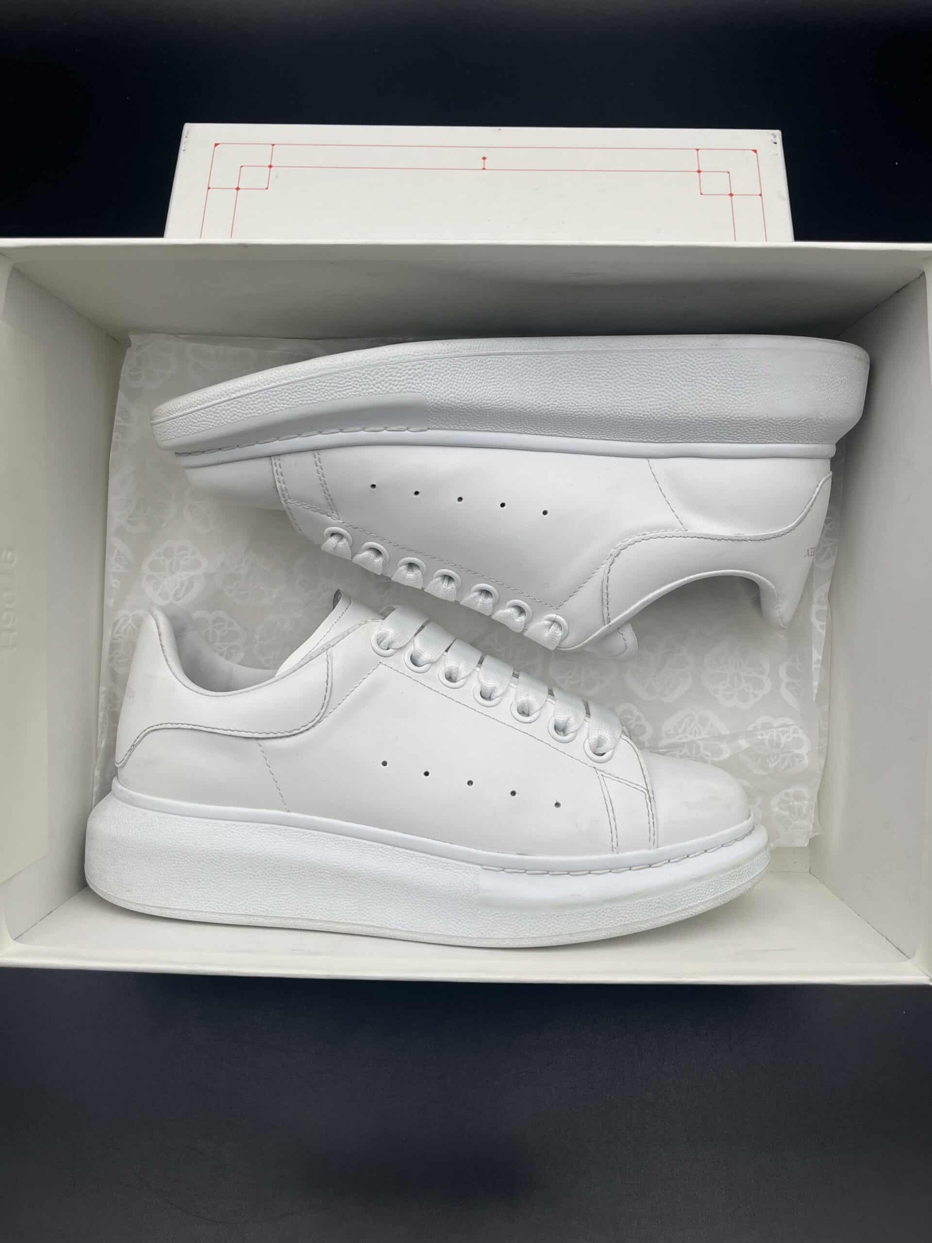 Alexander McQueen Oversized Sneakers "white" – Image 2