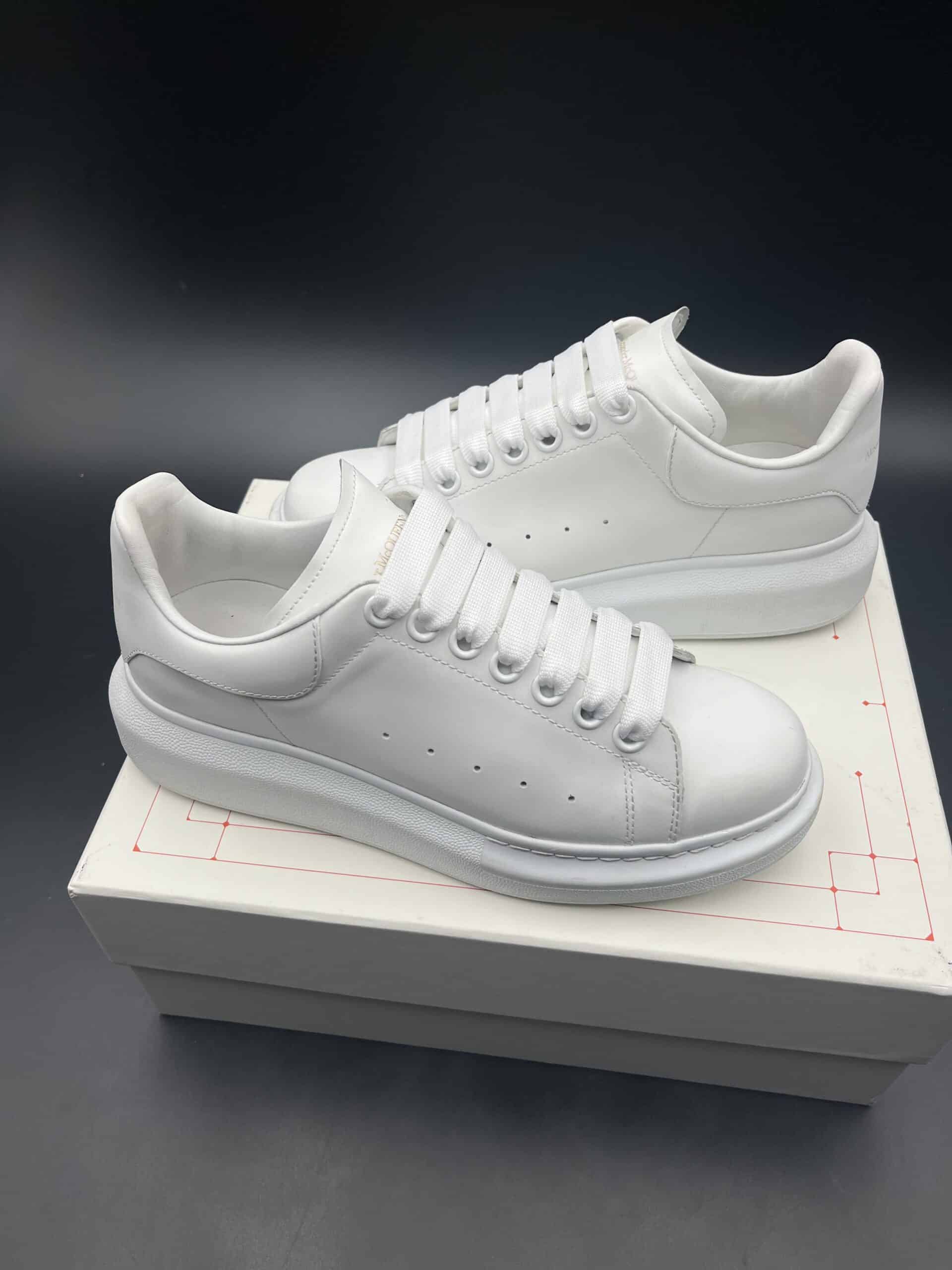 Alexander McQueen Oversized Sneakers "white" – Image 3