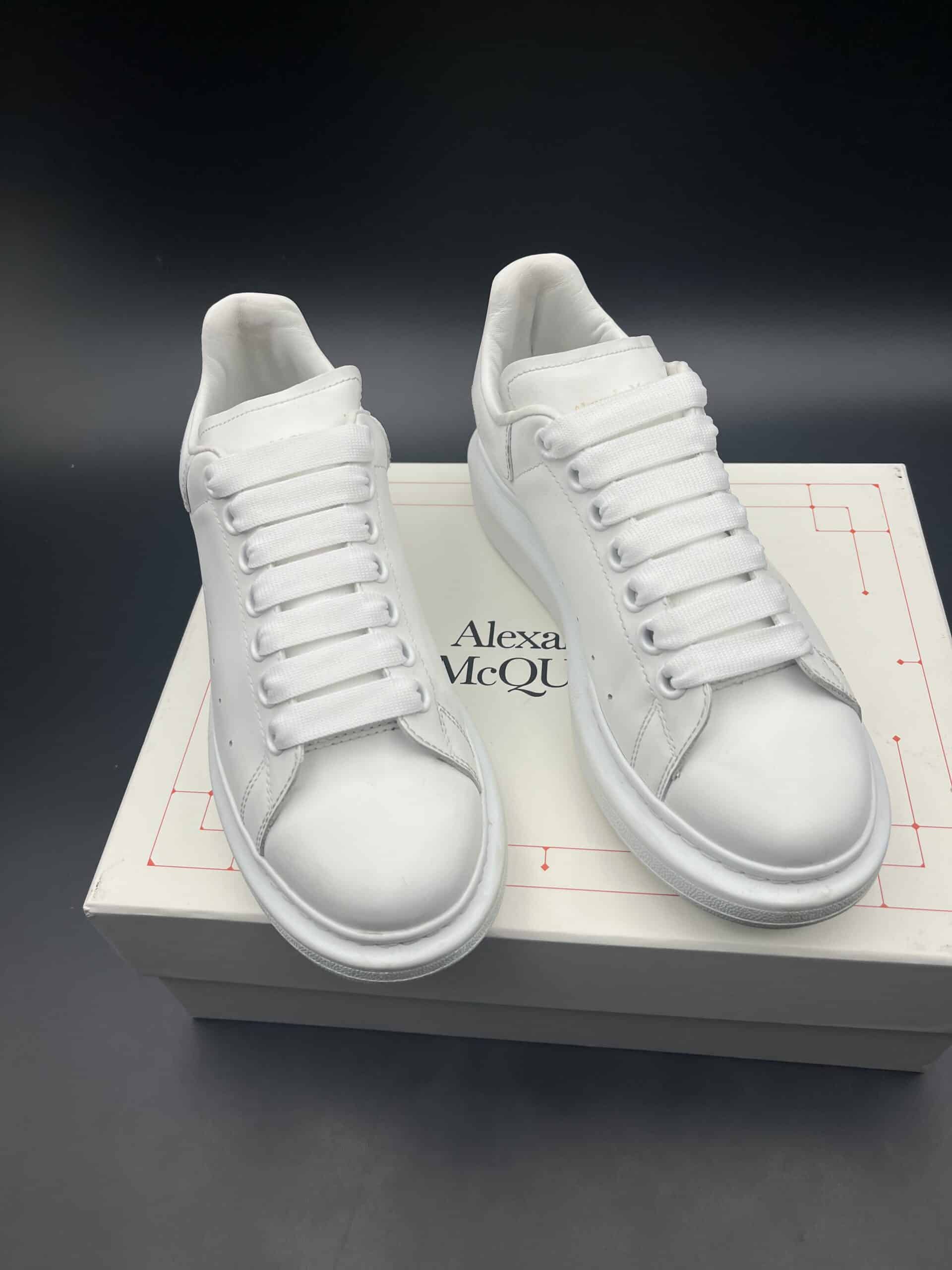 Alexander McQueen Oversized Sneakers "white" – Image 4