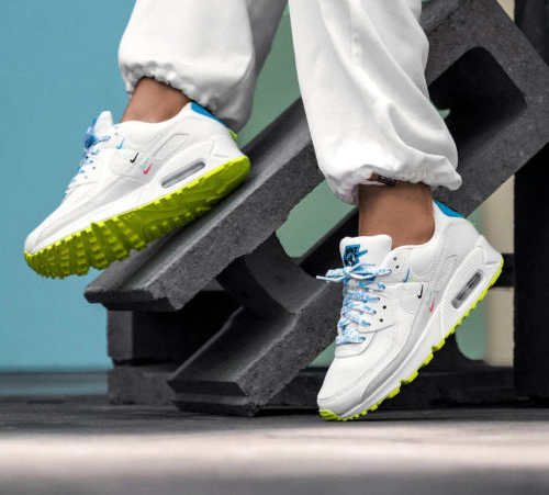 Nike Wmns Air Max 90 SE ‘Worldwide Pack’