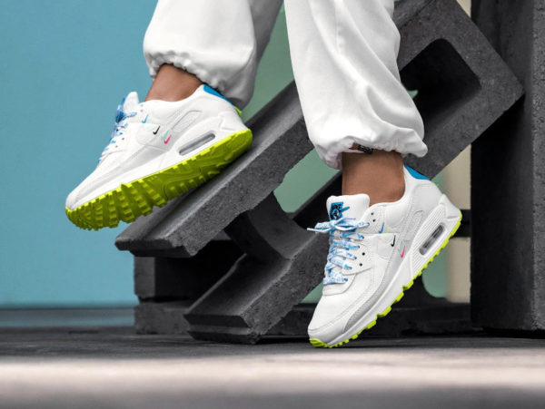 Nike Wmns Air Max 90 SE ‘Worldwide Pack’