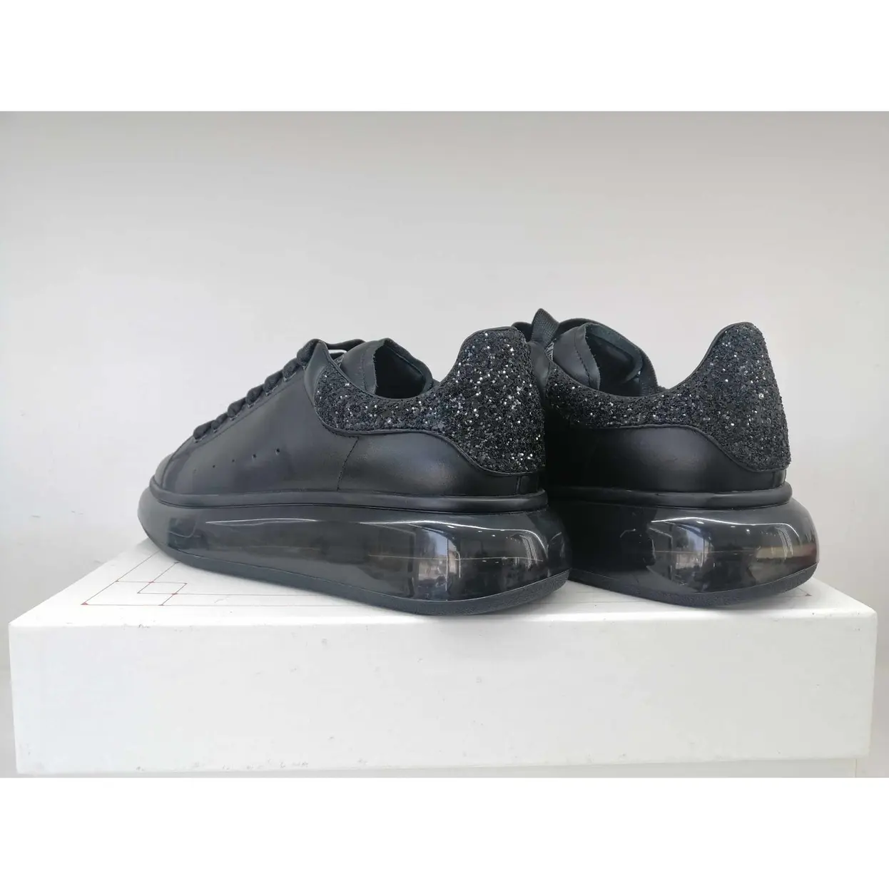 Alexander McQueen Oversized Sneaker "Black Glitter" – Image 5