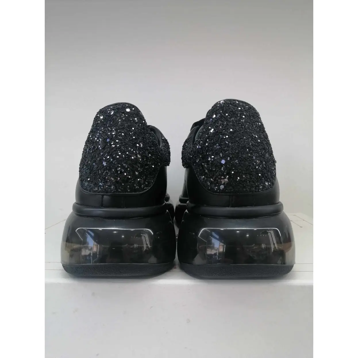 Alexander McQueen Oversized Sneaker "Black Glitter" – Image 4